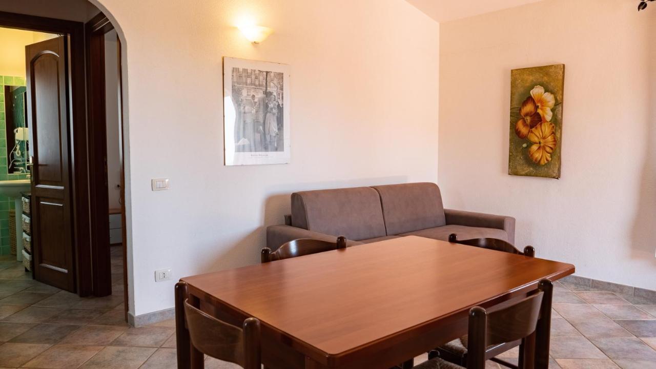 Casa Vacanza La Suaredda San Teodoro  Exteriör bild
