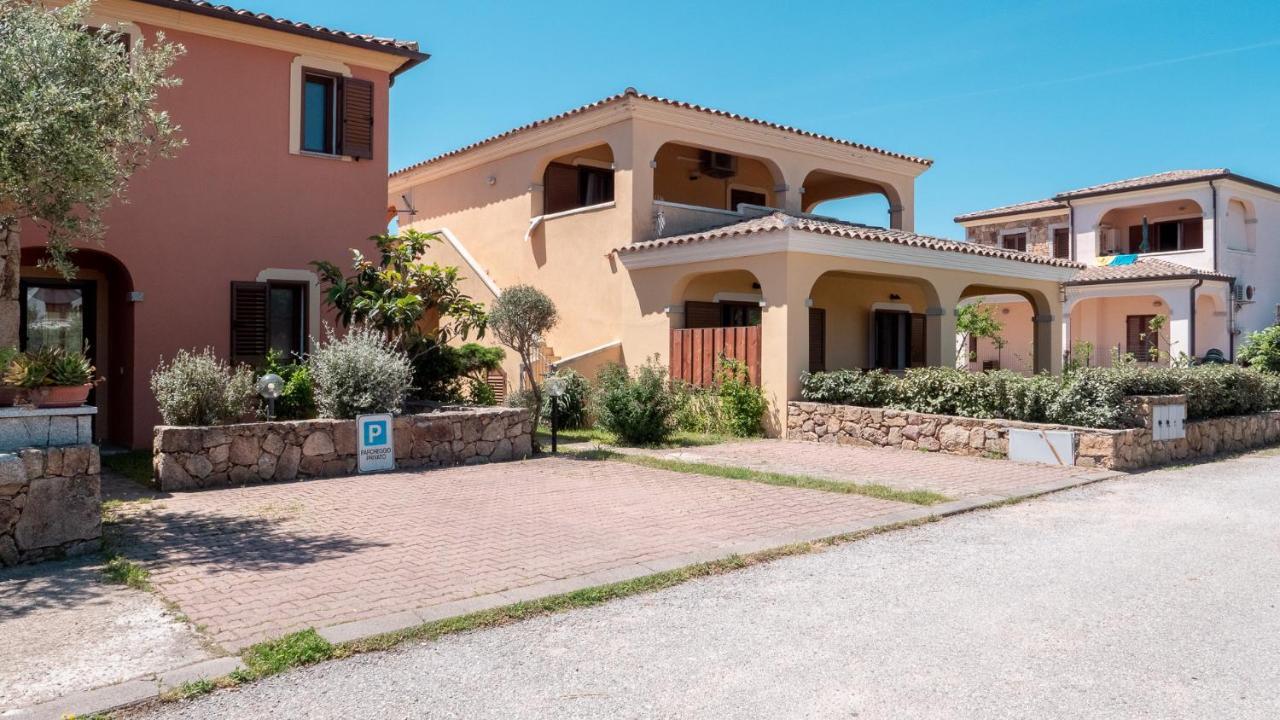 Casa Vacanza La Suaredda San Teodoro  Exteriör bild