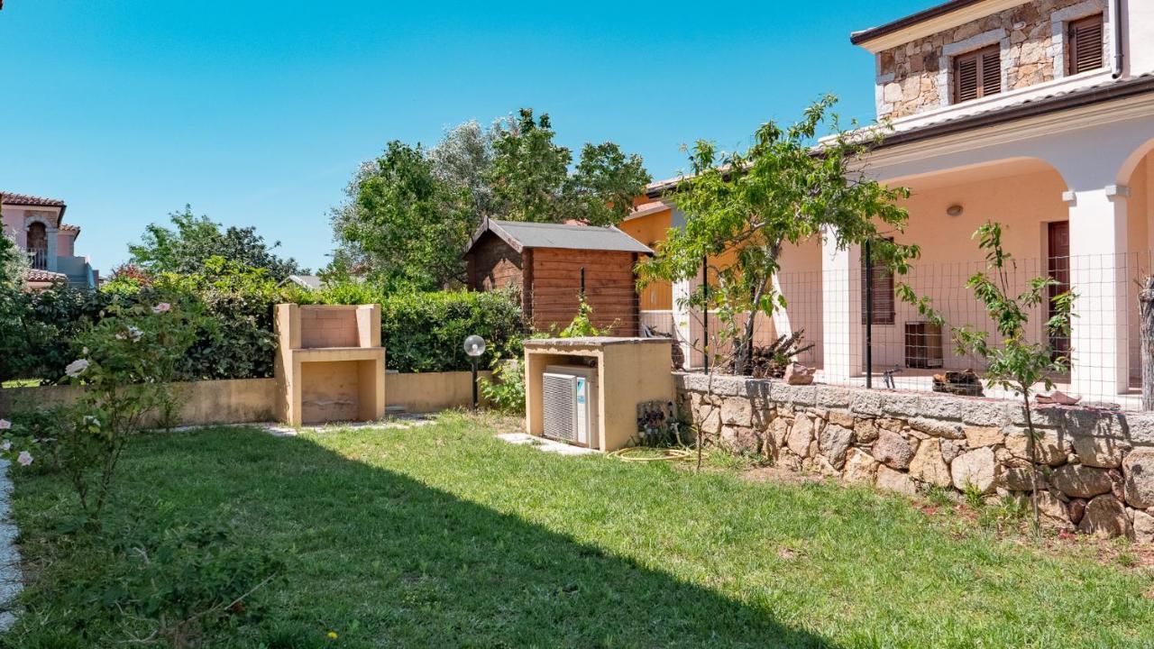 Casa Vacanza La Suaredda San Teodoro  Exteriör bild