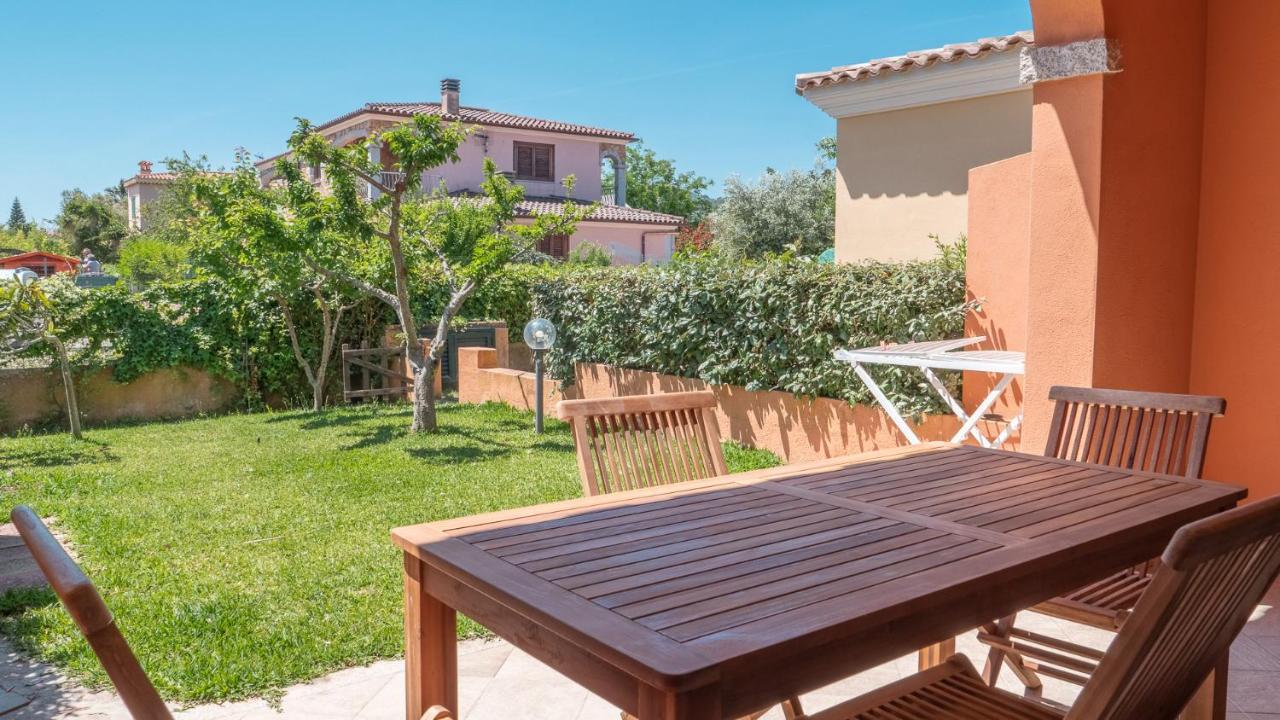 Casa Vacanza La Suaredda San Teodoro  Exteriör bild