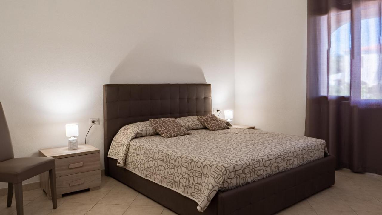 Casa Vacanza La Suaredda San Teodoro  Exteriör bild