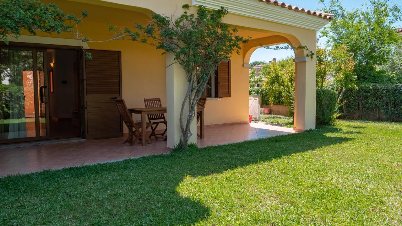 Casa Vacanza La Suaredda San Teodoro  Exteriör bild