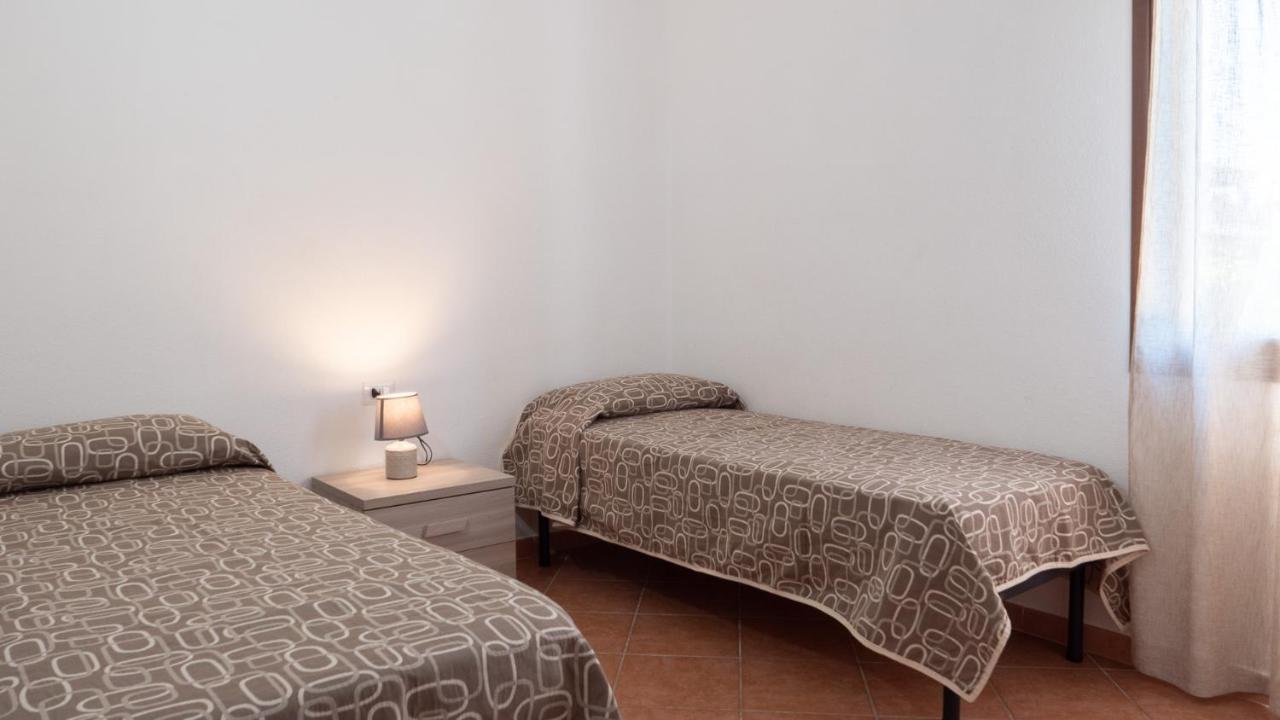 Casa Vacanza La Suaredda San Teodoro  Exteriör bild