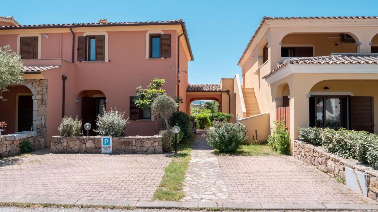 Casa Vacanza La Suaredda San Teodoro  Exteriör bild