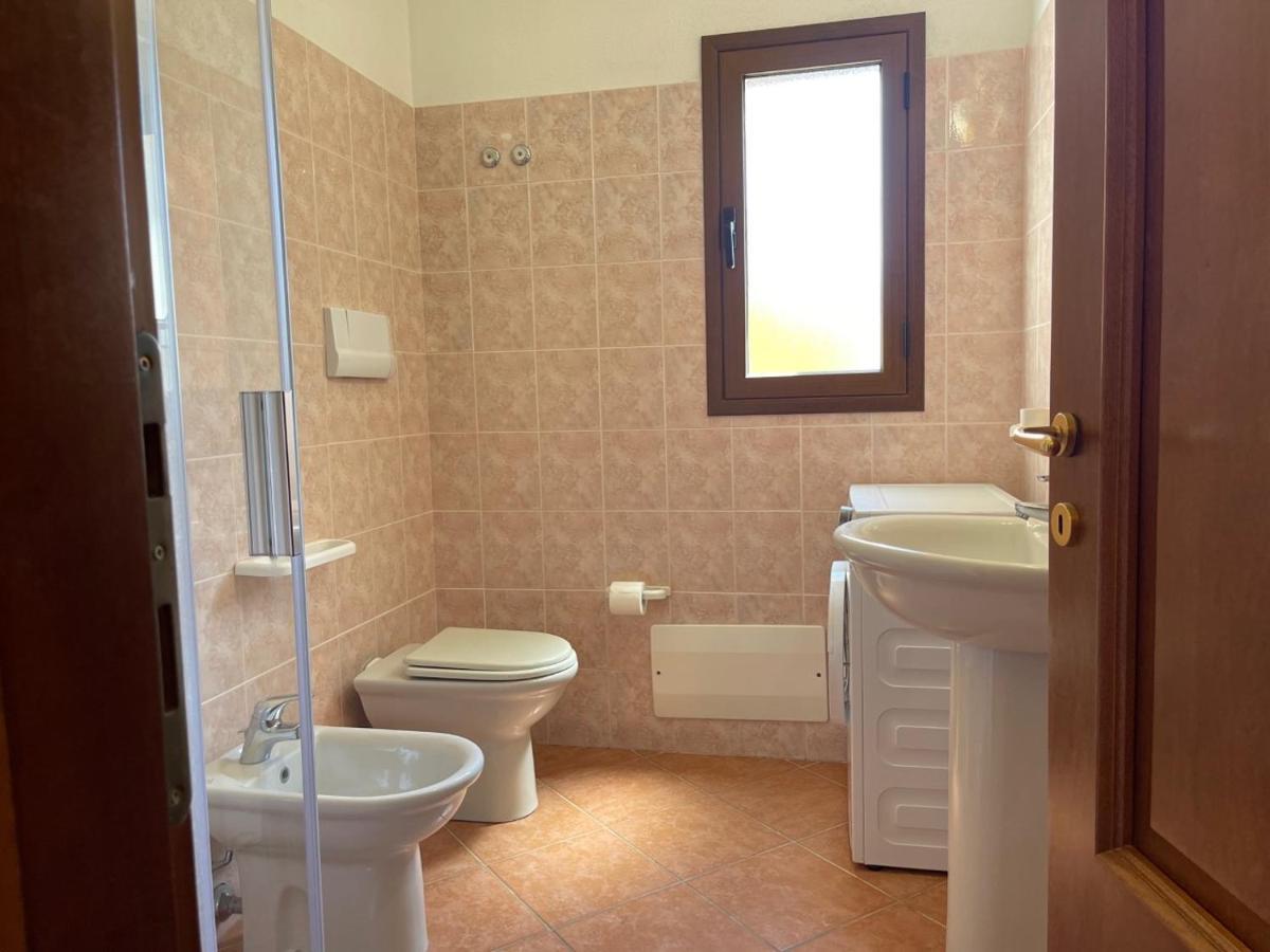 Casa Vacanza La Suaredda San Teodoro  Exteriör bild