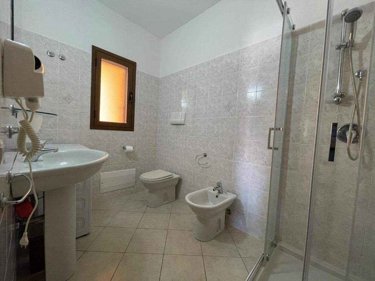 Casa Vacanza La Suaredda San Teodoro  Exteriör bild