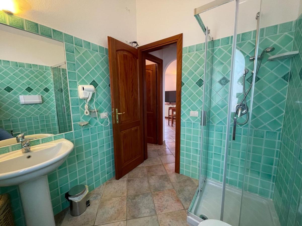 Casa Vacanza La Suaredda San Teodoro  Exteriör bild